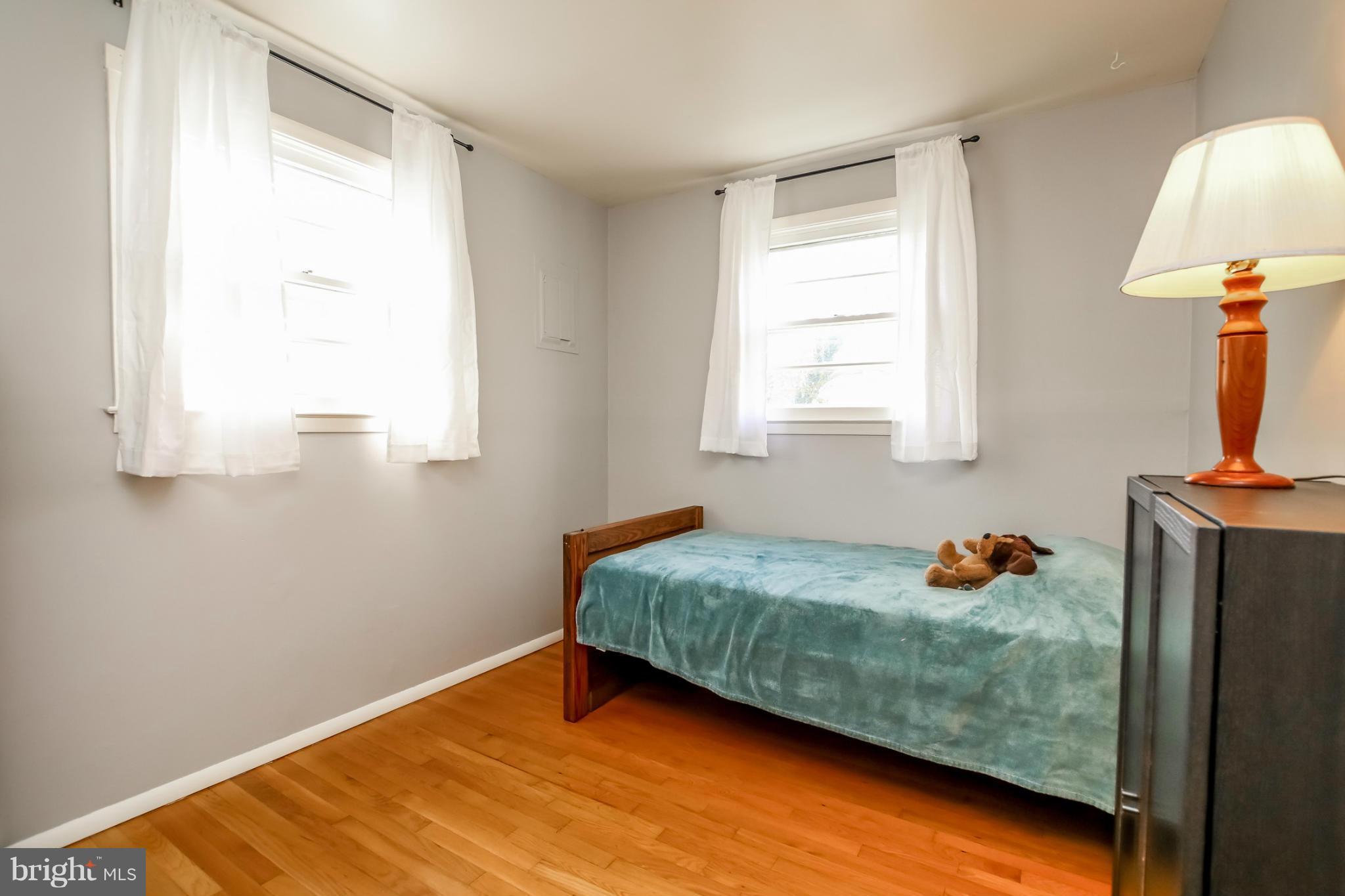 832 Templecliff Road Pikesville, MD 21208 - Photo 18 of 30 a room with bed and window