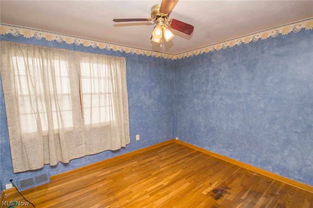 17702 Libby Road Maple Heights, OH 44137 - Photo 18 of 33