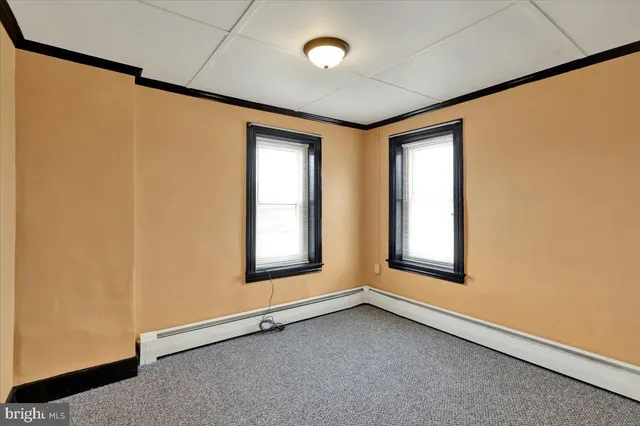 $1,800 | 431 Main Street, Hamburg, PA 19526