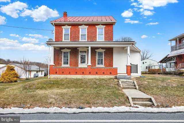 $1,800 | 431 Main Street, Hamburg, PA 19526