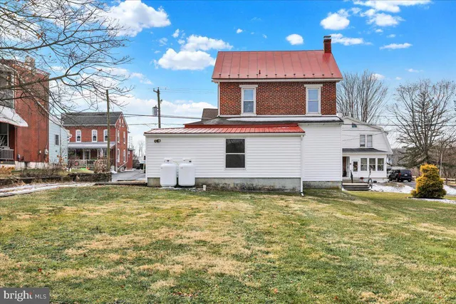 $1,800 | 431 Main Street, Hamburg, PA 19526