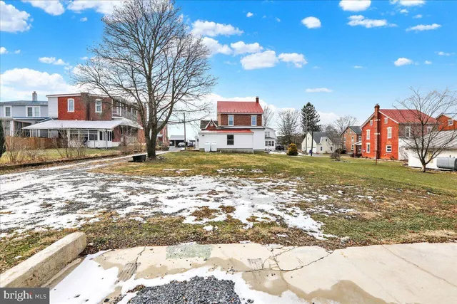 $1,800 | 431 Main Street, Hamburg, PA 19526