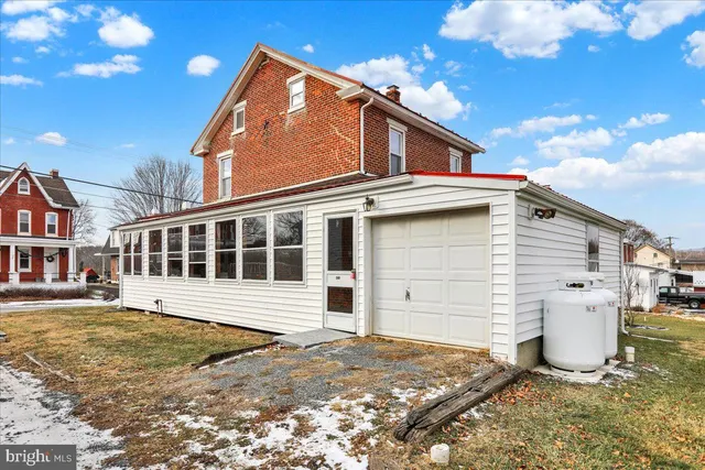 $1,800 | 431 Main Street, Hamburg, PA 19526