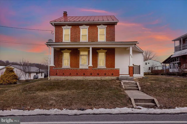 $1,800 | 431 Main Street, Hamburg, PA 19526