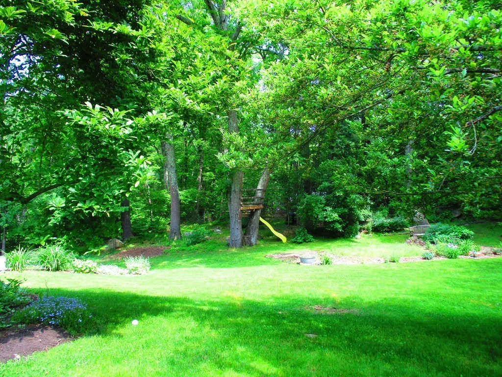 21 Grafton Road Upton, MA 01568 - Photo 5 of 29 Gallery Image 5