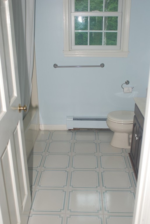 21 Grafton Road Upton, MA 01568 - Photo 9 of 29 Gallery Image 9