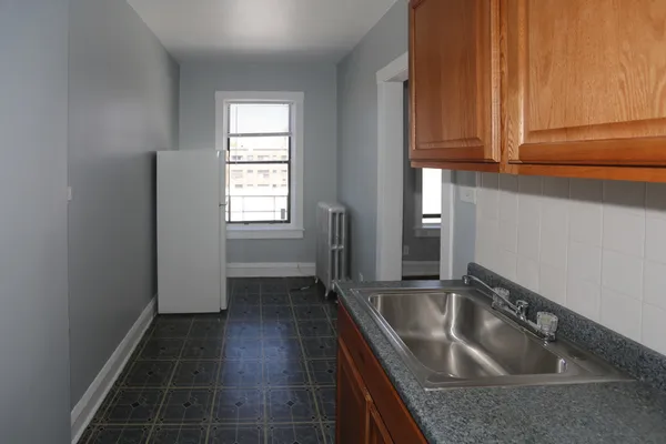 $1,275 | 4608 North Beacon Street, Unit 4D, Chicago, IL 60640