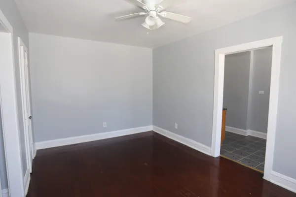 $1,275 | 4608 North Beacon Street, Unit 4D, Chicago, IL 60640