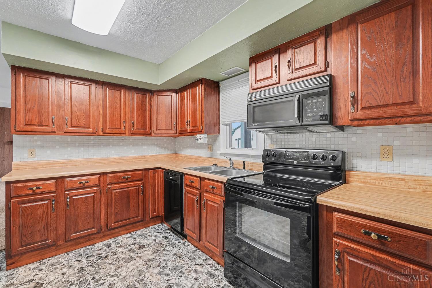 1776 Christopher Road Aberdeen, OH 45101 - Photo 5 of 19