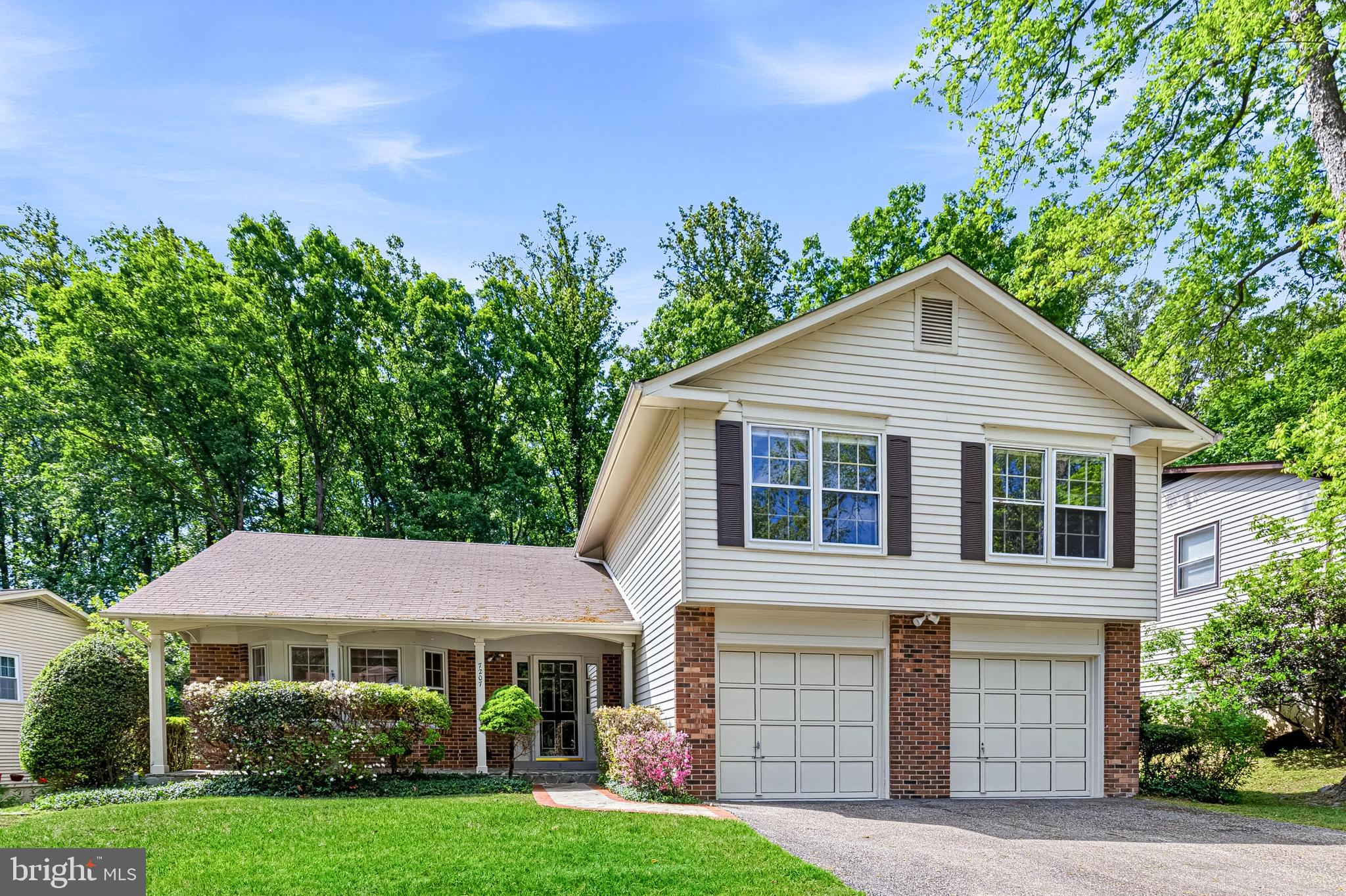 7207 Neaptide Lane Burke, VA 22015 - Photo 2 of 48