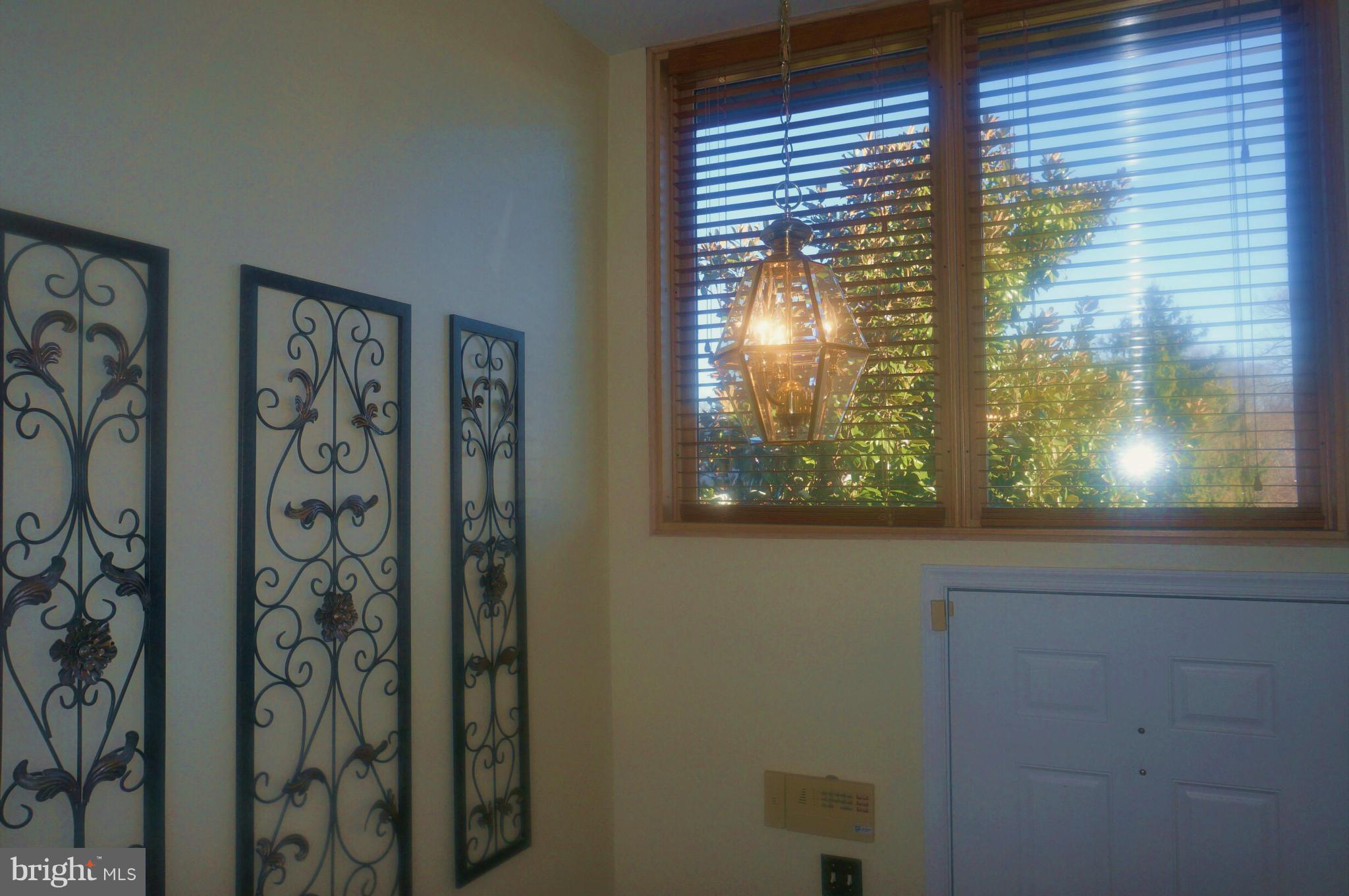 9246 Bellbeck Road Baltimore, MD 21234 - Photo 2 of 30 Foyer