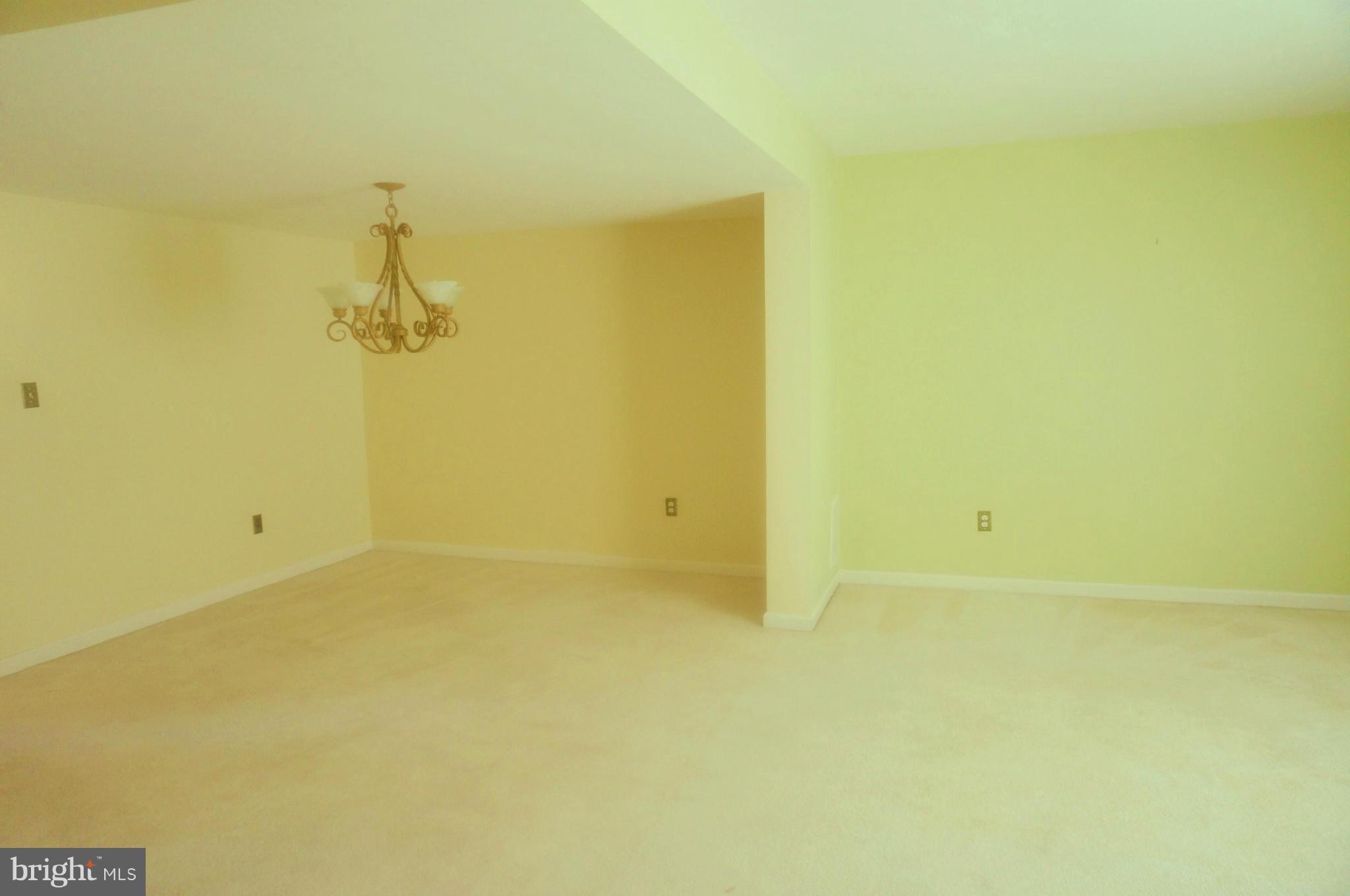 9246 Bellbeck Road Baltimore, MD 21234 - Photo 13 of 30 Dining Room/Living Room