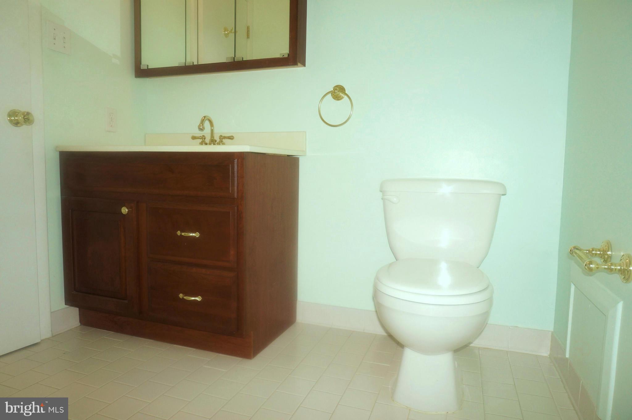 9246 Bellbeck Road Baltimore, MD 21234 - Photo 23 of 30 Bath