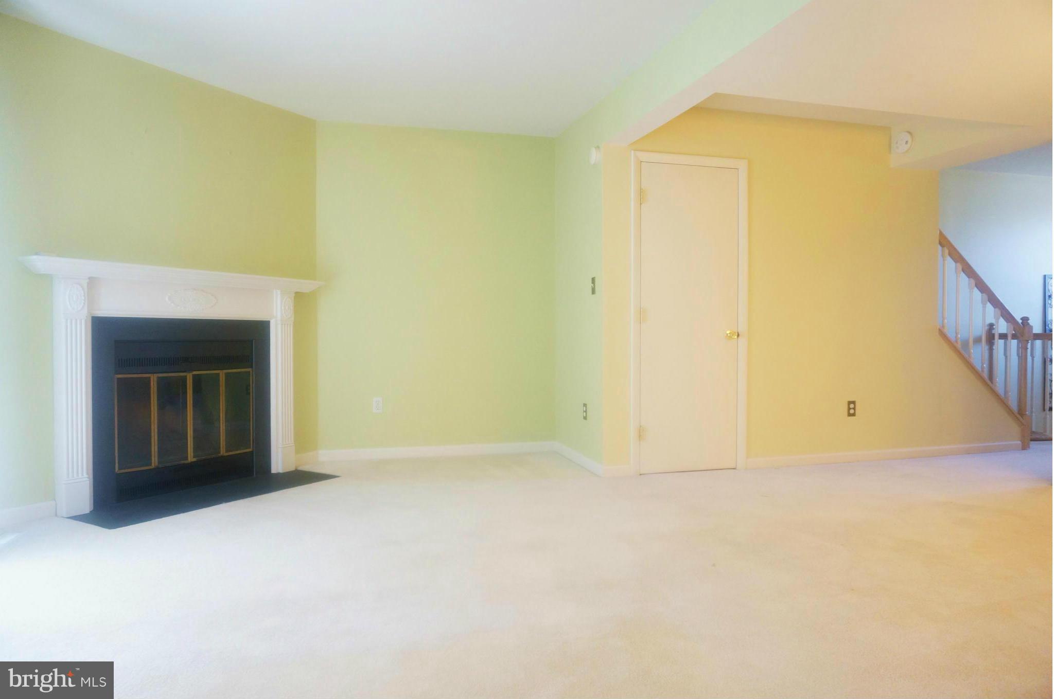 9246 Bellbeck Road Baltimore, MD 21234 - Photo 9 of 30 Living Room