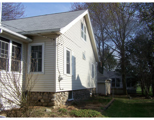 40 Marland Road Worcester, MA 01606 - Photo 4 of 5 Gallery Image 4