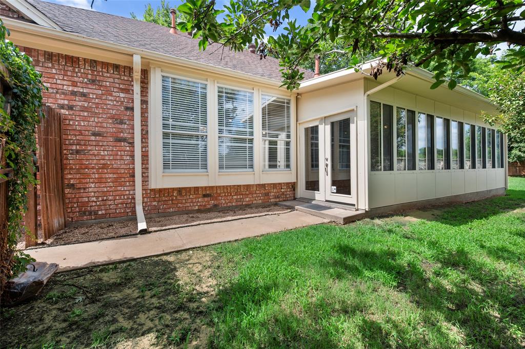 412 Springhill Court Burleson, TX 76028 - Photo 28 of 36