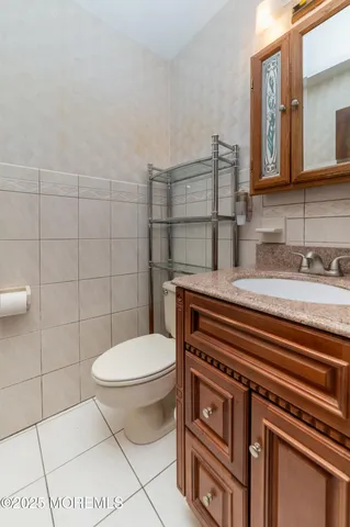 $949,500 | 34 Michele Drive, Middletown, NJ 07748