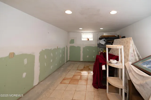 $949,500 | 34 Michele Drive, Middletown, NJ 07748