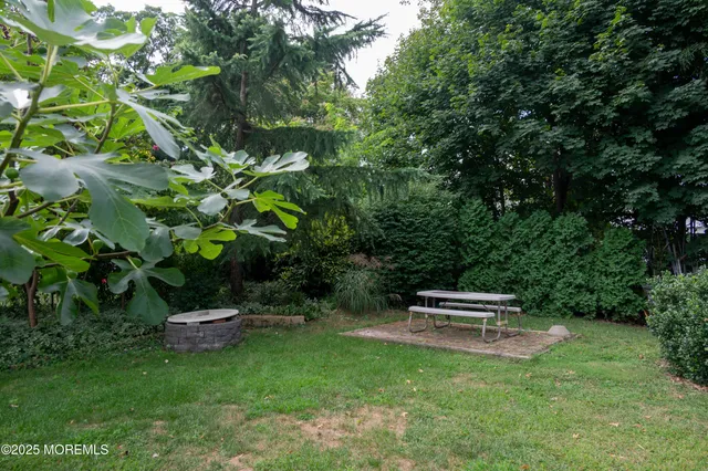 $949,500 | 34 Michele Drive, Middletown, NJ 07748