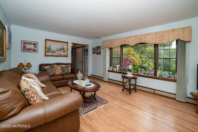 $949,500 | 34 Michele Drive, Middletown, NJ 07748