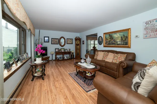 $949,500 | 34 Michele Drive, Middletown, NJ 07748