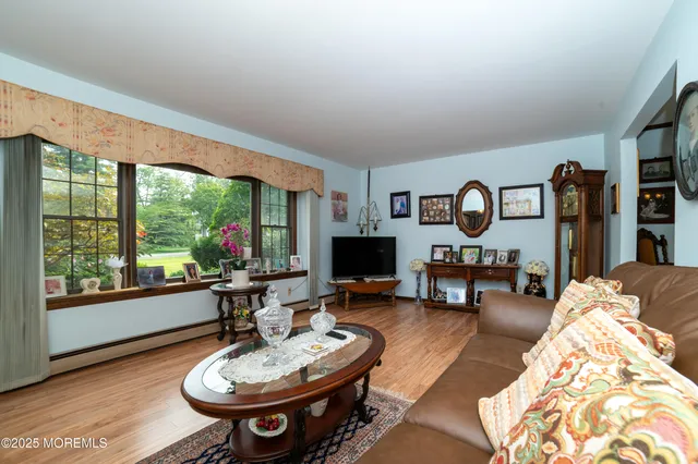 $949,500 | 34 Michele Drive, Middletown, NJ 07748