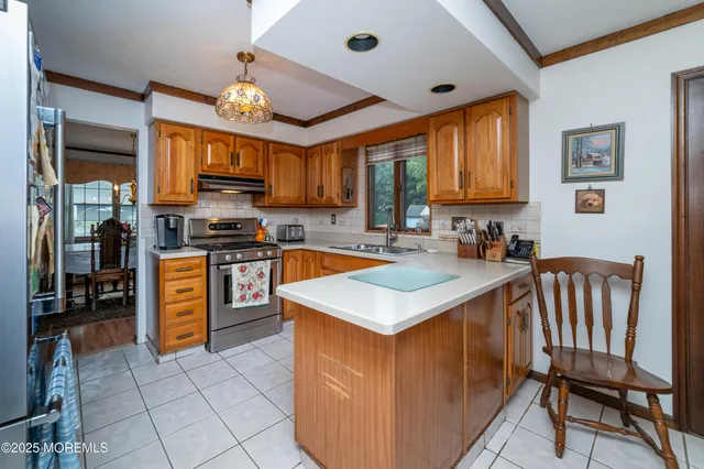 $949,500 | 34 Michele Drive, Middletown, NJ 07748