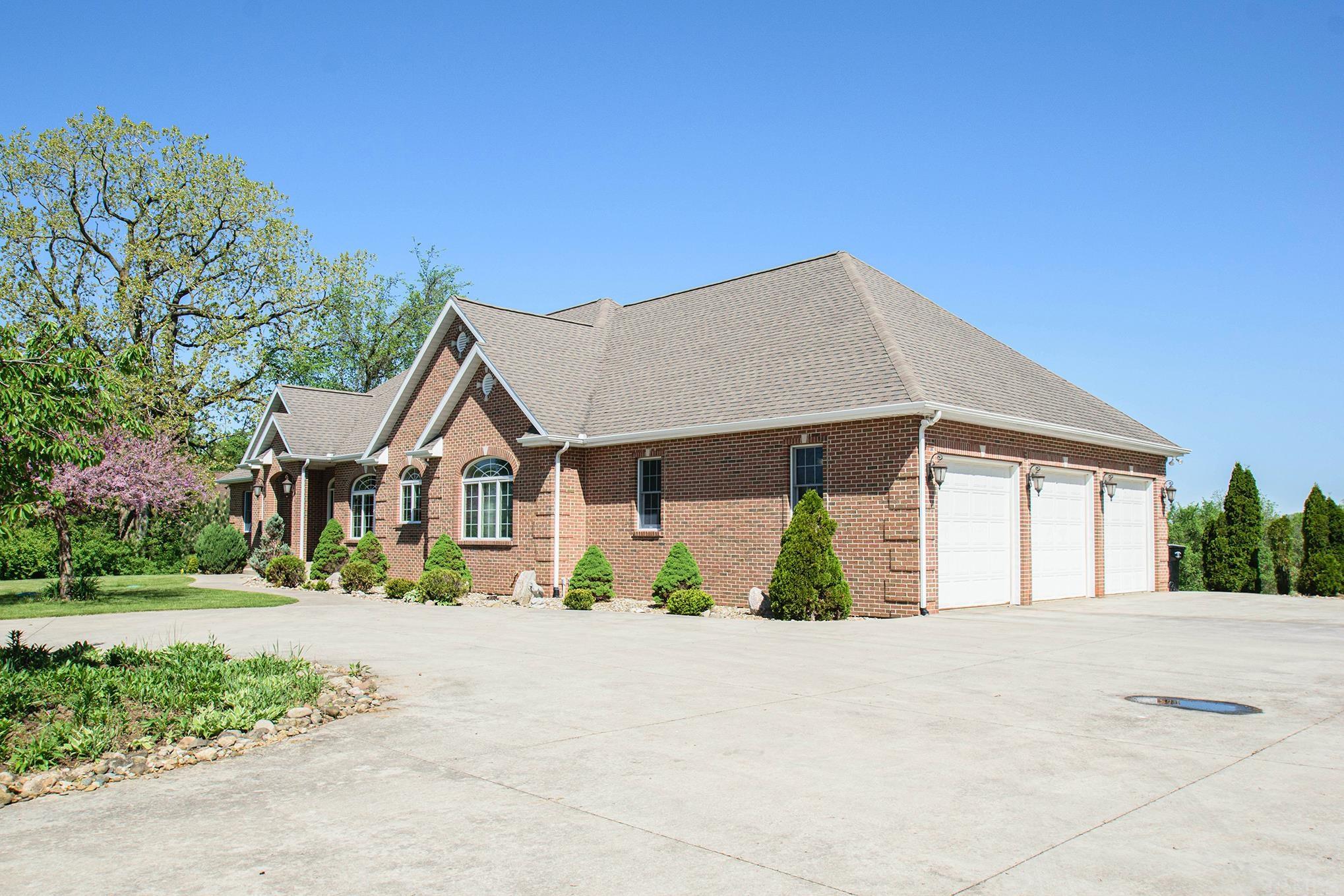 13195 Jackson Road Mishawaka, IN 46544 - Photo 4 of 31 Gallery Image 4