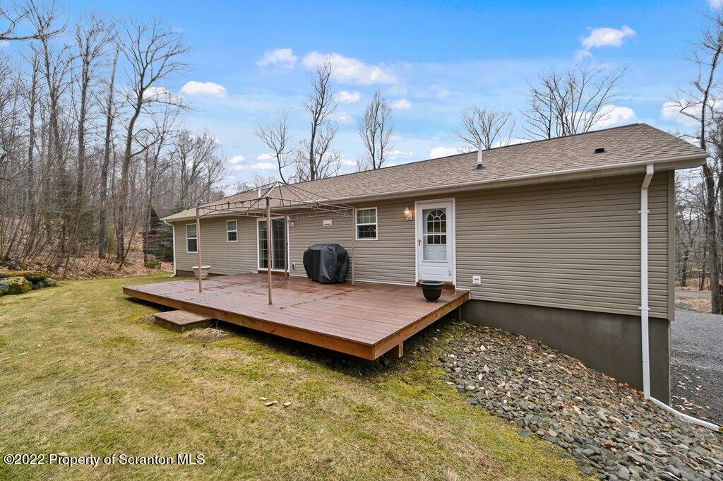 10 East Lake Road Moscow, PA 18444 - Photo 8 of 67 Gallery Image 8