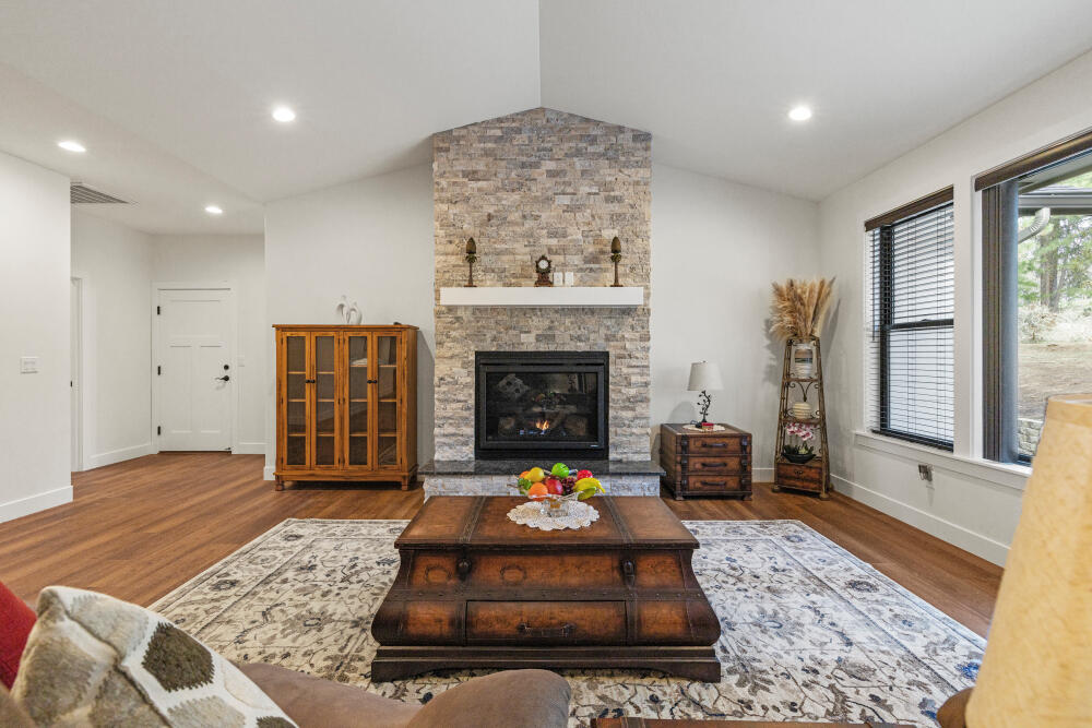 11635 Merganser Road Klamath Falls, OR 97601 - Photo 13 of 68 Floor to Ceiling Gas Fireplace