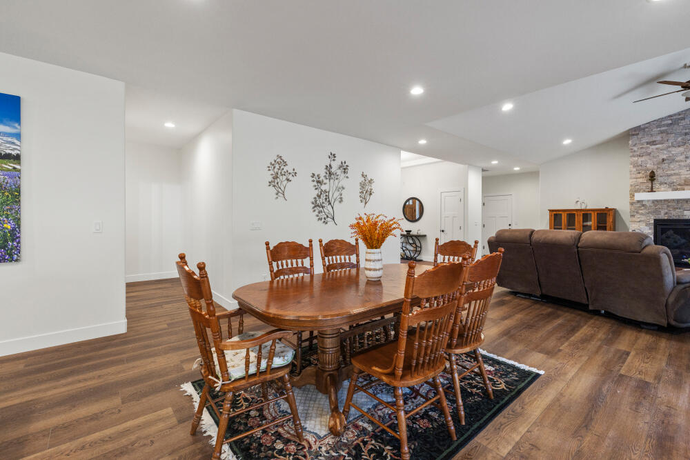 11635 Merganser Road Klamath Falls, OR 97601 - Photo 16 of 68 Dining Area