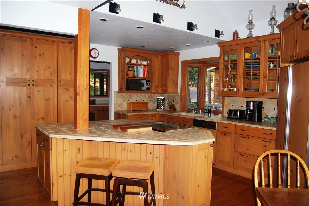 12700 South Lakeshore Road Chelan, WA 98816 - Photo 11 of 24 Gallery Image 11
