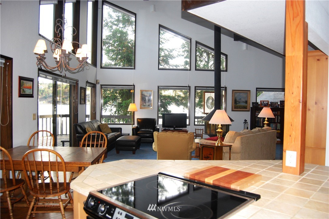 12700 South Lakeshore Road Chelan, WA 98816 - Photo 12 of 24 Gallery Image 12