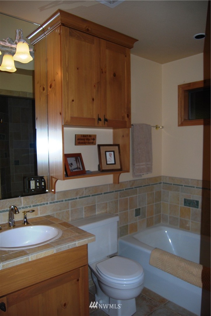 12700 South Lakeshore Road Chelan, WA 98816 - Photo 14 of 24 Gallery Image 14