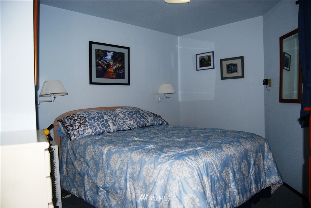 12700 South Lakeshore Road Chelan, WA 98816 - Photo 17 of 24 Gallery Image 17