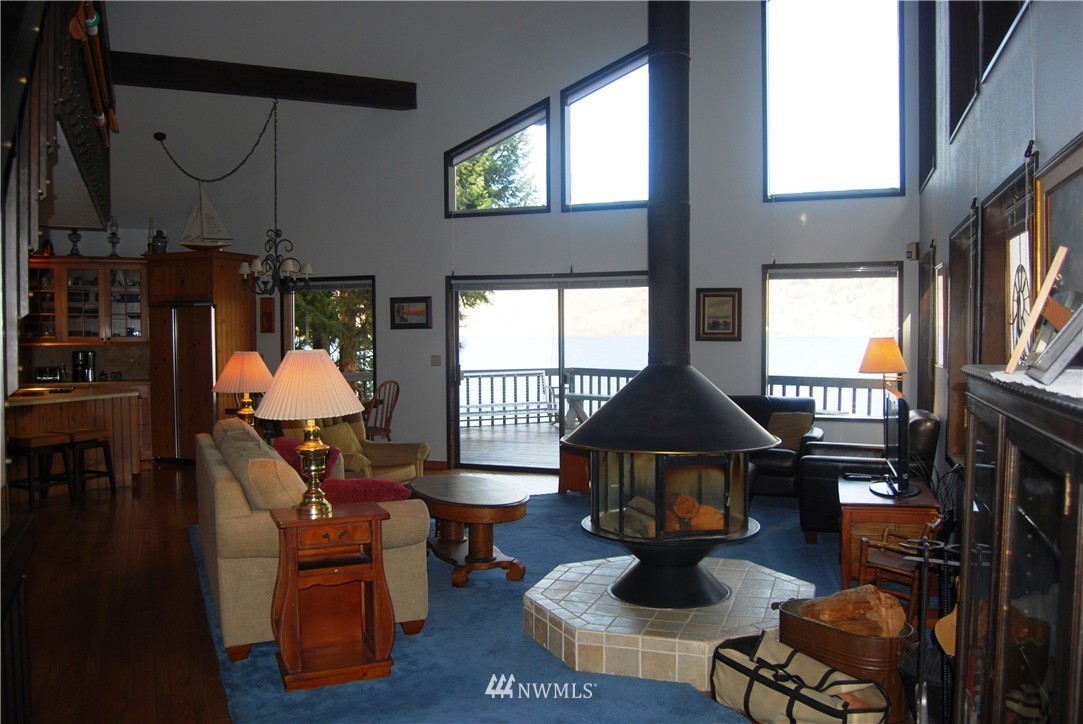 12700 South Lakeshore Road Chelan, WA 98816 - Photo 9 of 24 Gallery Image 9