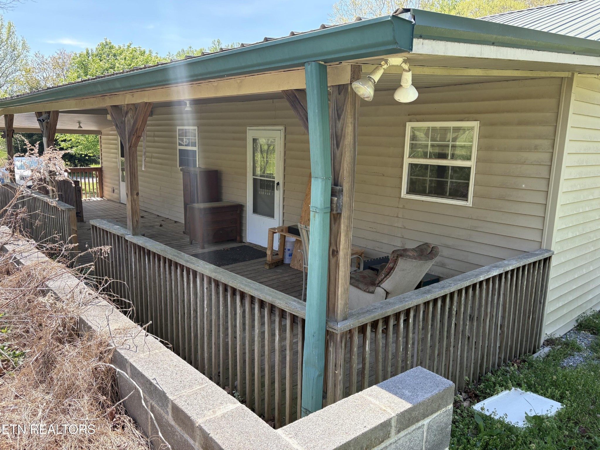 232 Sallings Road Luttrell, TN 37779 - Photo 3 of 19
