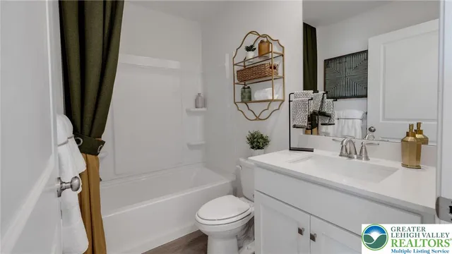 $433,120 | 8215 Alexander Court, Breinigsville, PA 18031