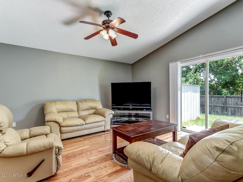 6873 Ridgeview Avenue Jacksonville, FL 32244 - Photo 18 of 30 6873 Ridgeview Ave-MLS_Size-019-18-Famil
