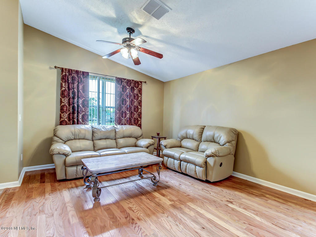 6873 Ridgeview Avenue Jacksonville, FL 32244 - Photo 6 of 30 6873 Ridgeview Ave-MLS_Size-007-19-Livin