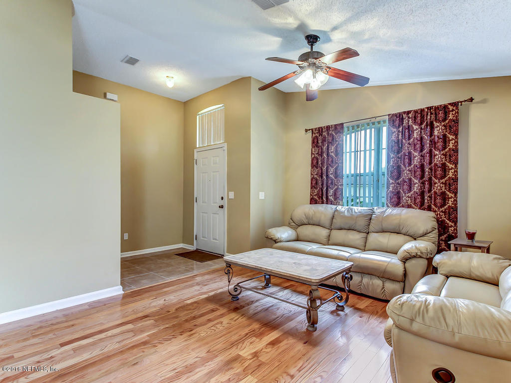 6873 Ridgeview Avenue Jacksonville, FL 32244 - Photo 7 of 30 6873 Ridgeview Ave-MLS_Size-008-24-Livin