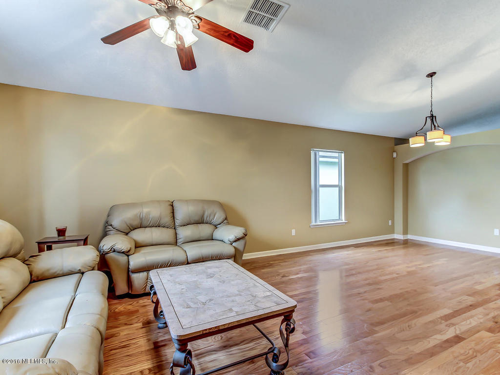 6873 Ridgeview Avenue Jacksonville, FL 32244 - Photo 8 of 30 6873 Ridgeview Ave-MLS_Size-009-21-Livin
