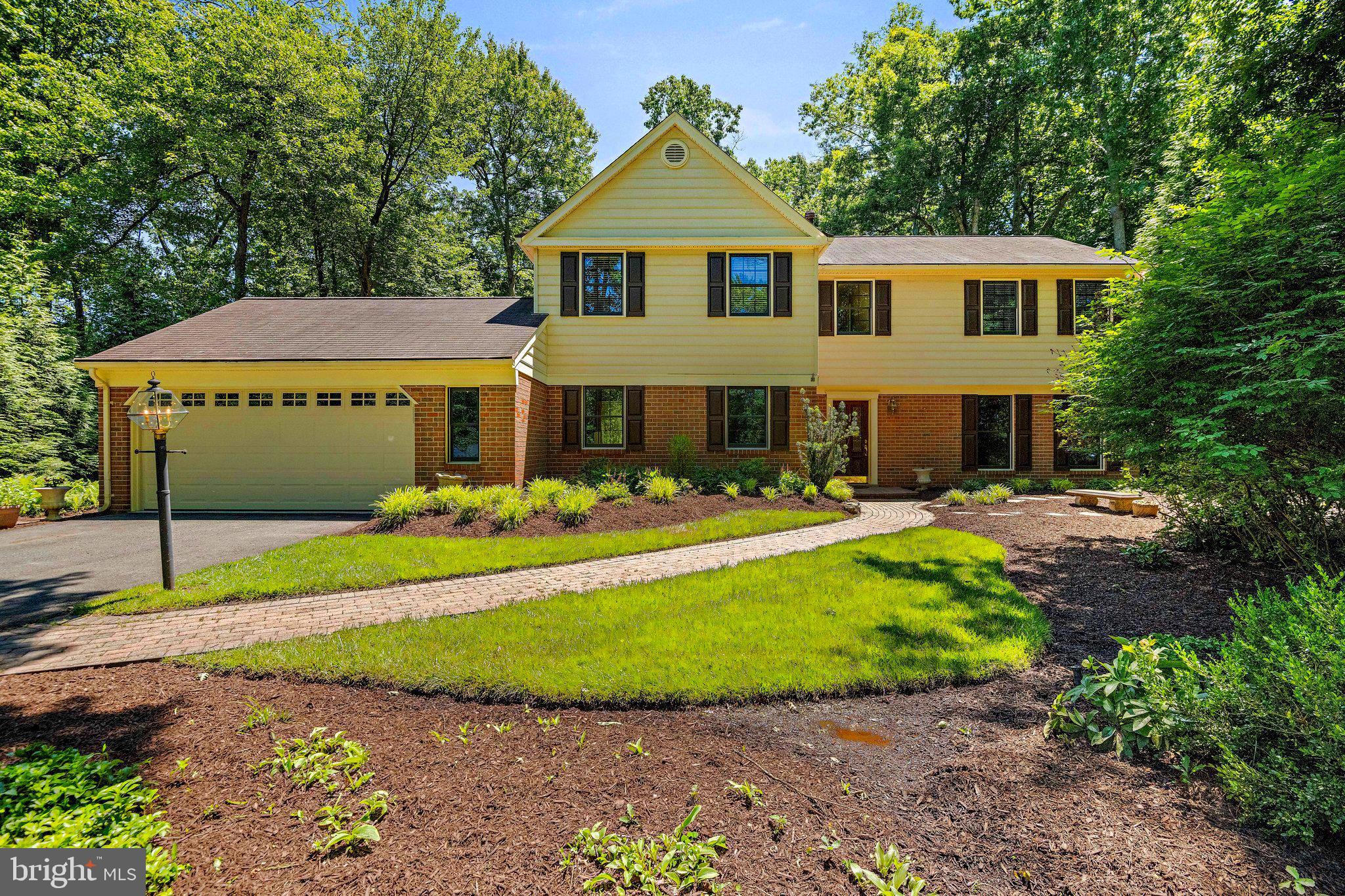 11311 Handlebar Road Reston, VA 20191 - Photo 2 of 78 Gardener's Delight!