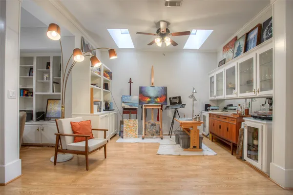 $2,100 | 134 Waters Edge, Huntsville, TX 77340