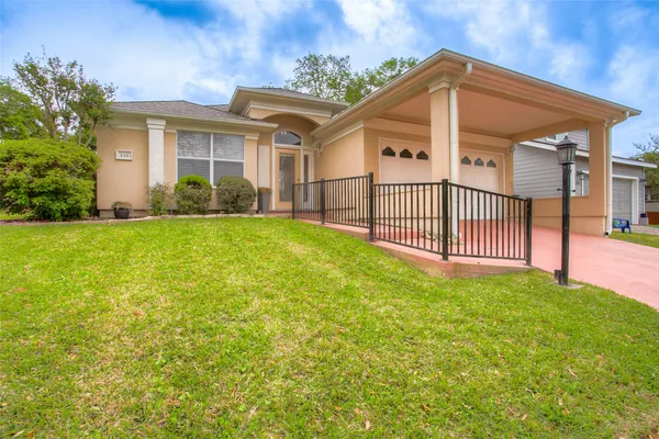 $2,100 | 134 Waters Edge, Huntsville, TX 77340