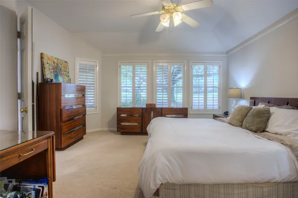 $2,100 | 134 Waters Edge, Huntsville, TX 77340