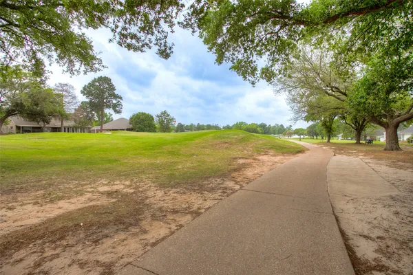 $2,100 | 134 Waters Edge, Huntsville, TX 77340