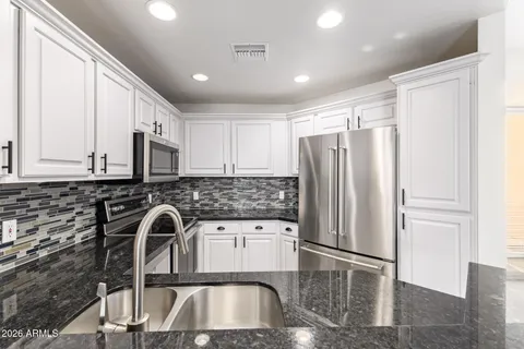 $421,000 | 7887 North 16th Street, Unit 123, Phoenix, AZ 85020