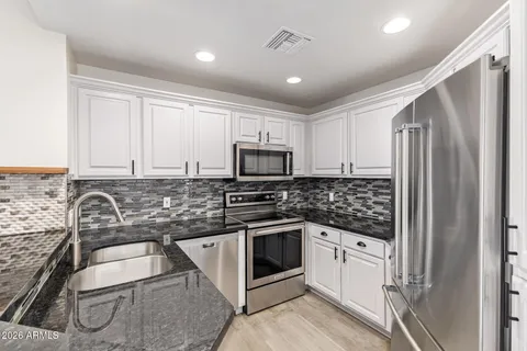 $421,000 | 7887 North 16th Street, Unit 123, Phoenix, AZ 85020