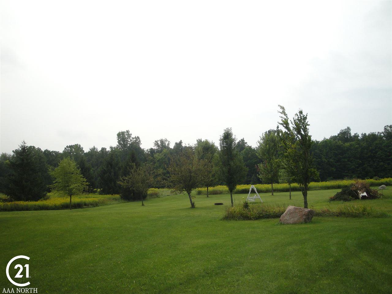 3127 West Sutton Road Lapeer, MI 48446 - Photo 32 of 33 31358207-31.JPG